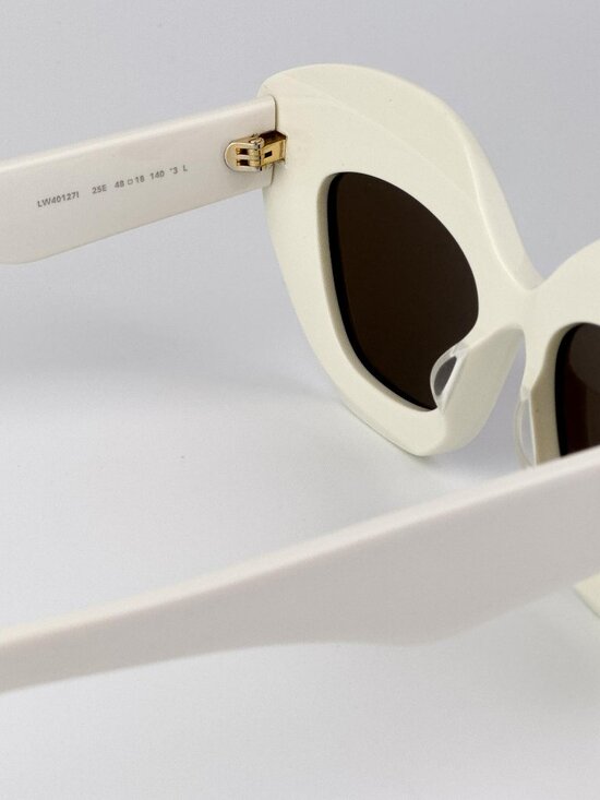 Loewe LW40127I ANAGRAM 25E Cat Eye Sunglasses – Ivory / Brown main image 4
